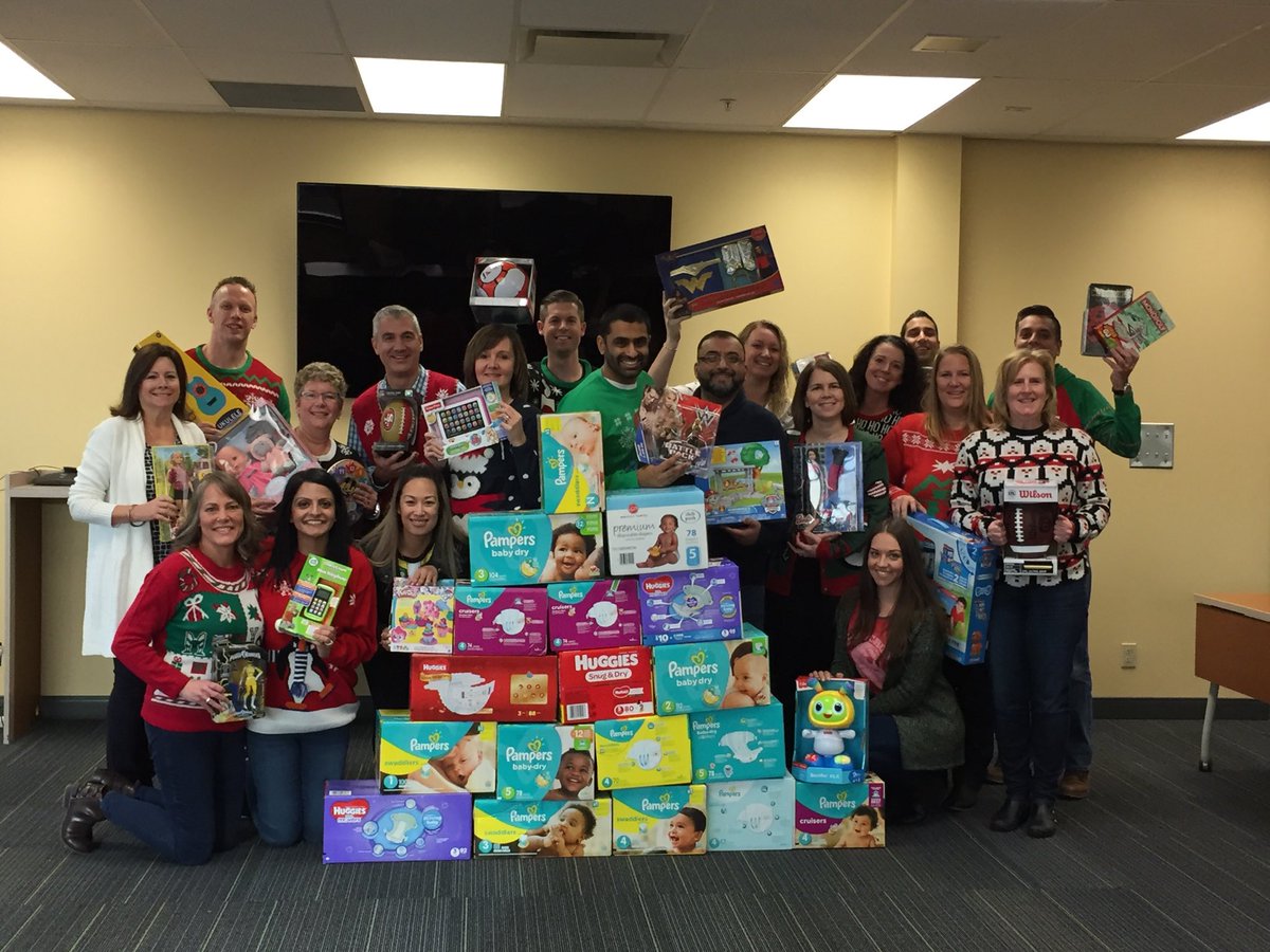 Donna_Andrews18's tweet photo. #valleyfun donating toys to the Langley Christmas Bureau and diapers to the food bank @CSirovyak_TD @MauroManzi_TD https://t.co/4Wf2H8oVI8