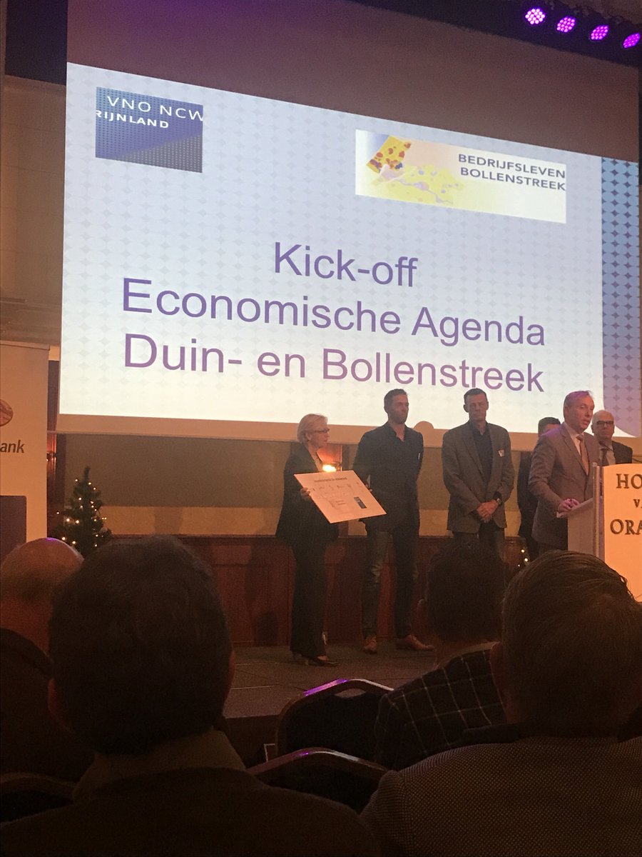 Nu echt, de uitvoeringsagenda economische agenda Bollenstreek is ondertekend door de 6 betrokken wethouders, <a href="/BasBrekelmans/">Bas Brekelmans</a> @weth_dejong <a href="/KrijnvdSpijk/">Krijn van der Spijk</a> Pieter Jan Barnhoor, Cees Ruigrok, Jeroen Verheijen plus <a href="/AMorssink/">Alfons Morssink</a> <a href="/BedrijfslevenB/">BedrijfBollenstreek</a> en <a href="/VNONCWRijnland/">VNO-NCW Rijnland</a>. Hele club dus 😏