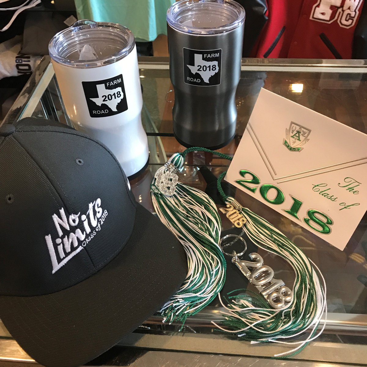BalfourFtWorth's tweet photo. Make up day @azleisd1 12/14/17 Ring &amp; Grad orders during lunch. Ask about our **SENIOR class ring special** $80 deposit Order your cap &amp; gown now @AzleHSCounselor @azleisd @azleathletics https://t.co/hPHxi7h6cT