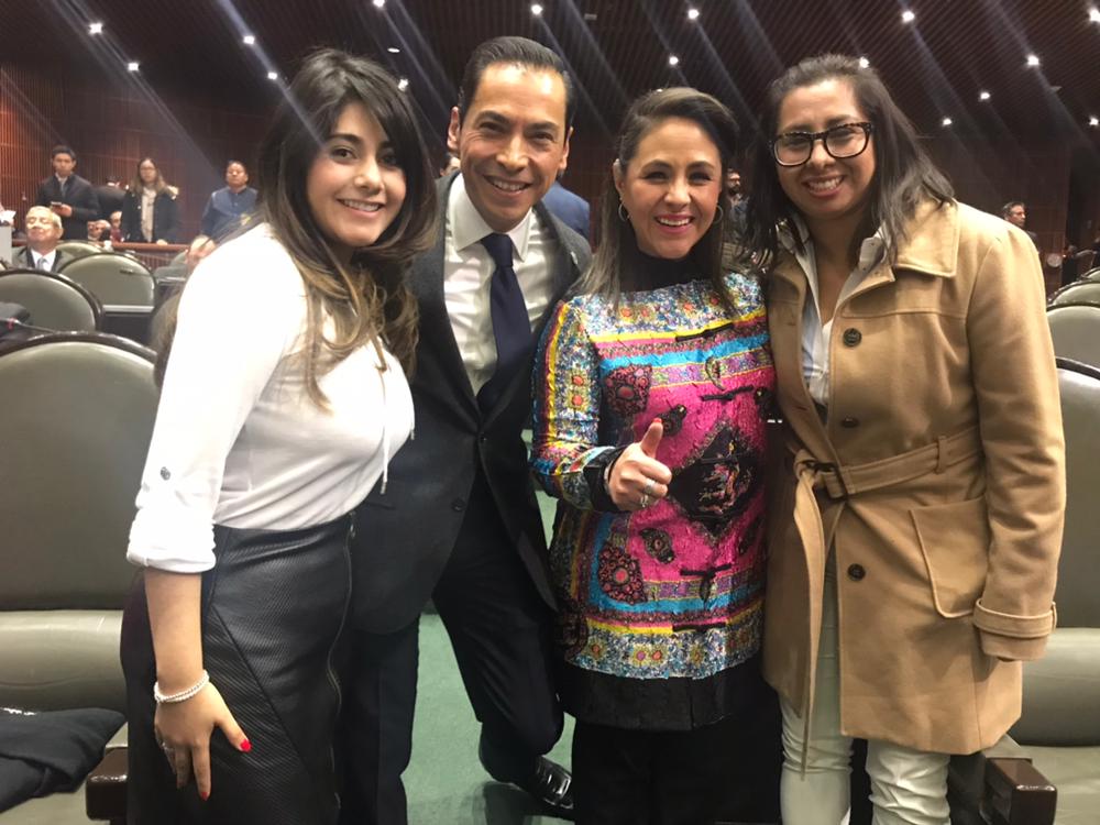 LauraMitziB's tweet photo. Los Diputados del #PRI somos un equipo que trabaja y cumple con las familias mexicanas. Que tengan una bonita tarde https://t.co/sb4SyL5VzM