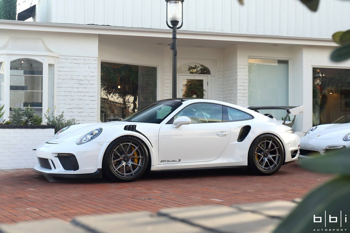 ForgelineWheels's tweet photo. #Porsche #991Turbo or #GT3RS? Both! #BBiAutosport worked some magic with #Forgeline #CarbonForged #CF201 wheels! https://t.co/QjGosRxp8w https://t.co/qxgaI0x73C