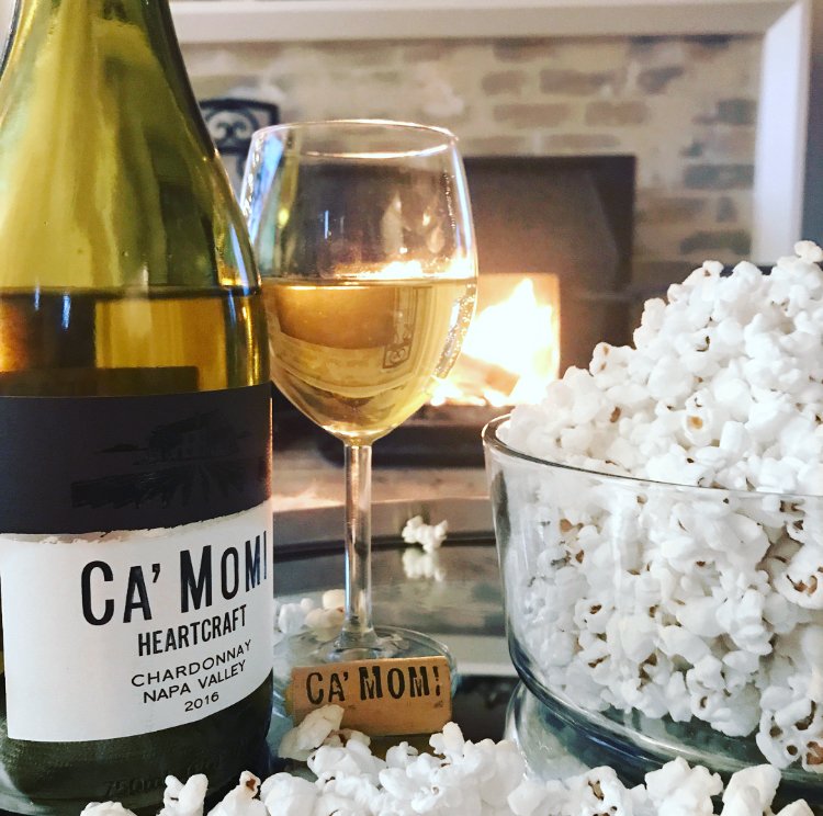 CaMomiWinery's tweet photo. 🍷🍿🎄How better to get your holiday cheer on, than partake in #NationalPopcornStringDay (yes, it'a a thing) paired with a yummy bottle of Ca' Momi Heartcraft Chardonnay? https://t.co/DLdqxPbQaO