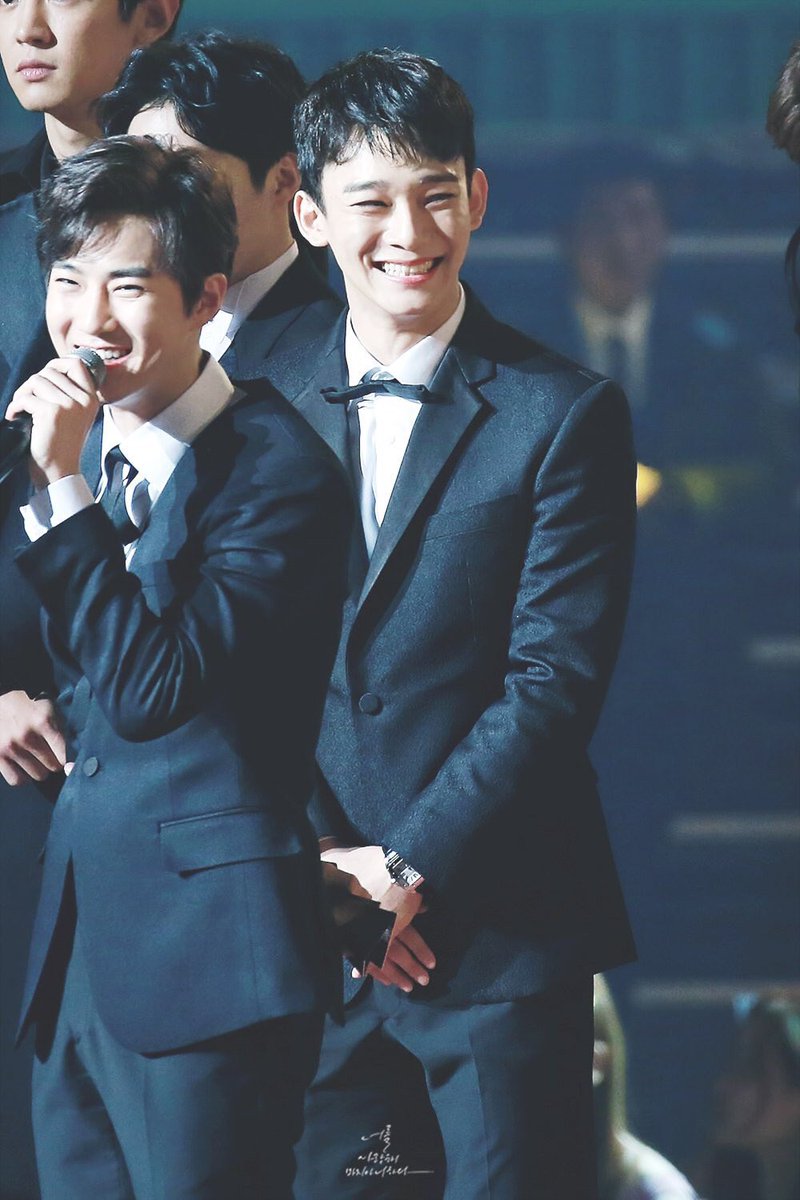kjdpics's tweet photo. a smile that could light up the world ♡ https://t.co/NmpXveIB2W
