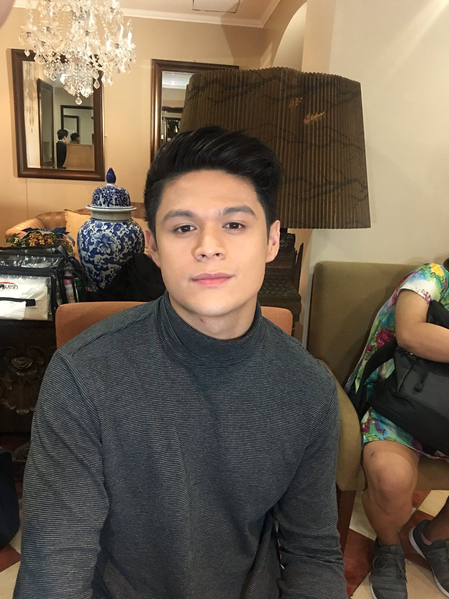 Ericson101986's tweet photo. Haunted Forest Blogcon #HauntedForest #HauntedForestBlogcon #hairandmakeupartist #mensgrooming #celebritymakeupartist #HauntedForestMMFF https://t.co/FPtSveMDGN