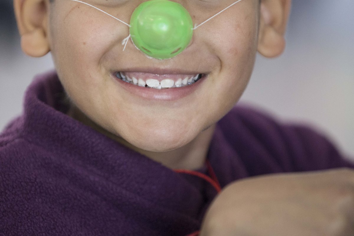 DIFGUADALAJARA's tweet photo. Los alumnos de @GDLJefferson se sumaron a los festejos navideños de la Casa Hogar Villas Miravalle.En el mes de diciembre más de 20 benefactores consienten a los menores con donativos y tiempo de convivencia, logrando sonrisas en los más de 80 pequeños que residen en este espacio https://t.co/3TJQOPc9eC