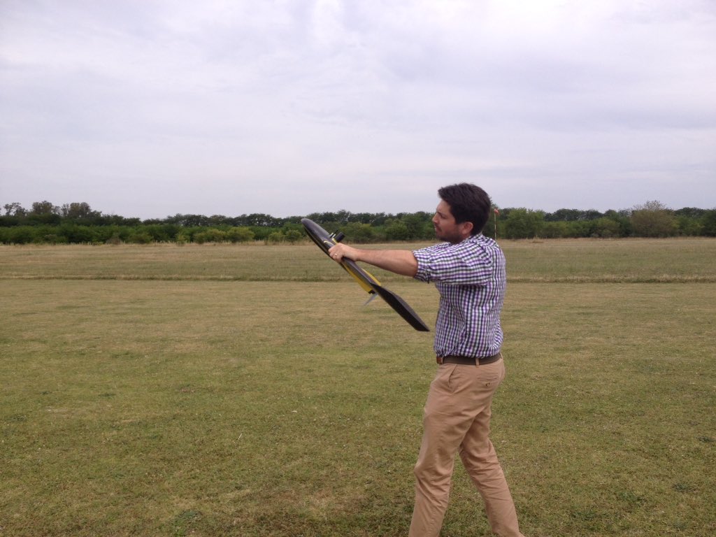 MaruMoreiras's tweet image. Entrenamiento #ebeeplus a Hidráulica de Paraná @sensefly @geosistemassrl 👏👏para los pilotos👏👏