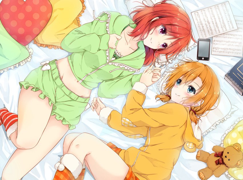 For the HonoMaki ship, this would be Honoka's dream situation-

Source: danbooru.donmai.us/posts/2238767