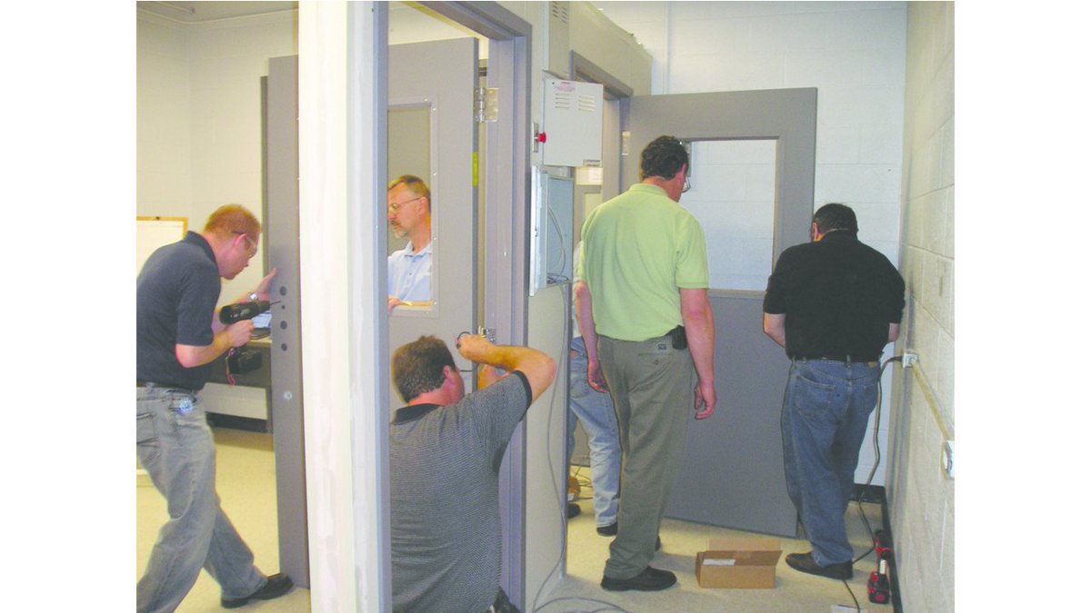 .<a href="/LocksmithLedger/">Locksmith Ledger</a> highlights the top #training classes in the #security industry including <a href="/assaabloydss/">Whitney Vitale</a> phx hands-on courses in tech knowledge, site survey &amp; product installation! bit.ly/2ydEBcH