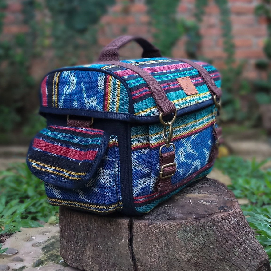 TasKameraMurah's tweet photo. Suka Indonesia?

Tas Kamera all New Mohan. Kain songket Nusantara dikombinasikan dengan bahan pilihan. Memiliki nilai nasionalisme yang sangat tinggi, bangga terhadap Indonesia. https://t.co/GpZlrkK4DT