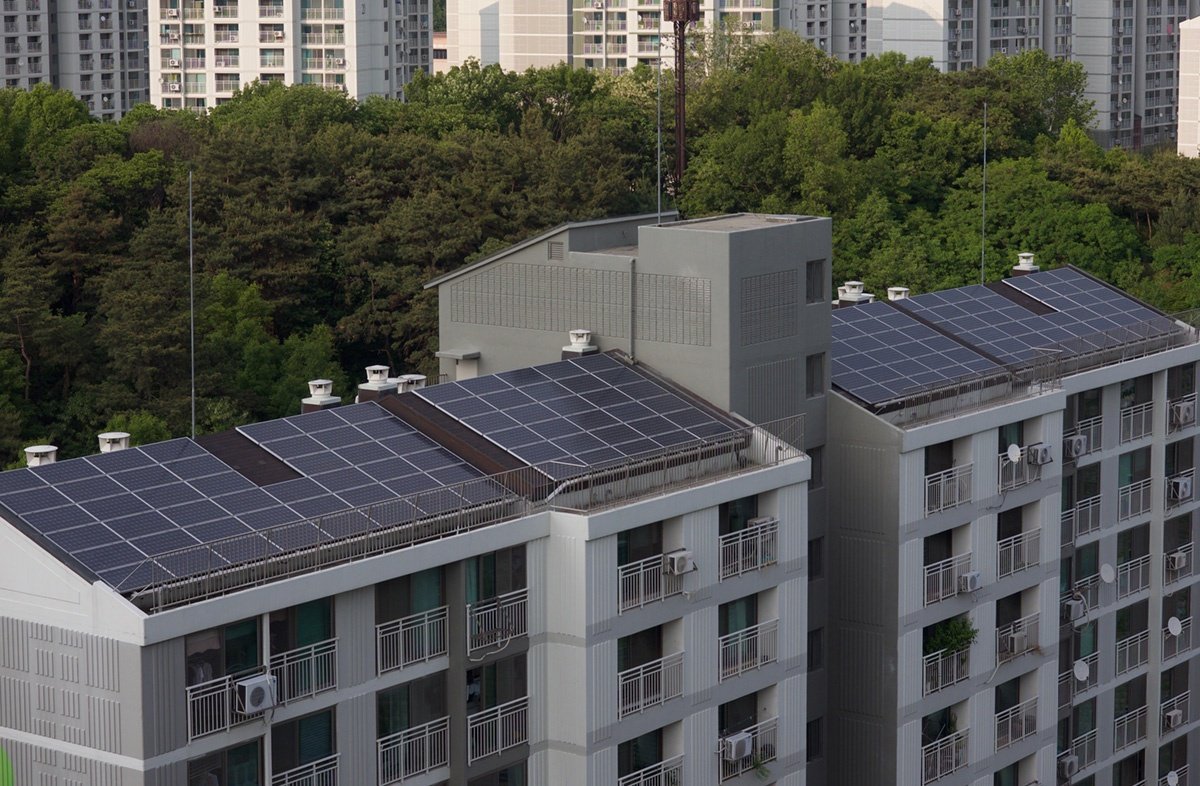 aurorasolarinc's tweet image. #VirtualNetMetering, which extends net metering to customers who do not share the same meter as a solar installation, has great potential to make cost-effective solar energy accessible to other portions of the residential market. bit.ly/2C7Gz0t by @aurorasolarinc