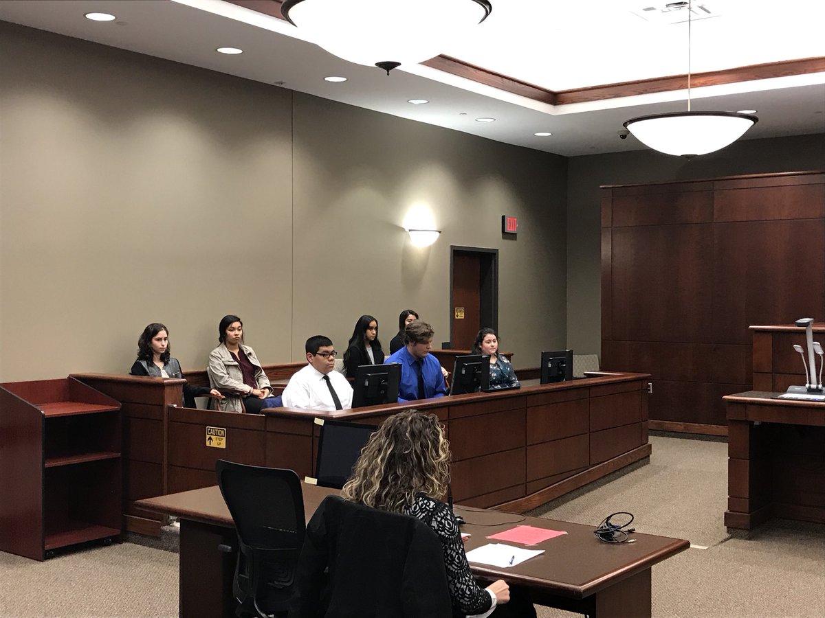 Real cases and real sentences by the jury of students. A great program that benefits all. #TeenCourt #diversionprogram @newsHHS1 @HollandDPS