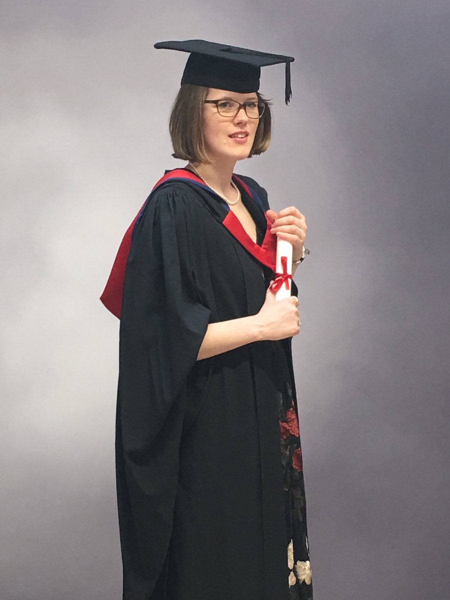 suebaker176's tweet image. #mdxgrad2017 #mdxgrad #proudmum