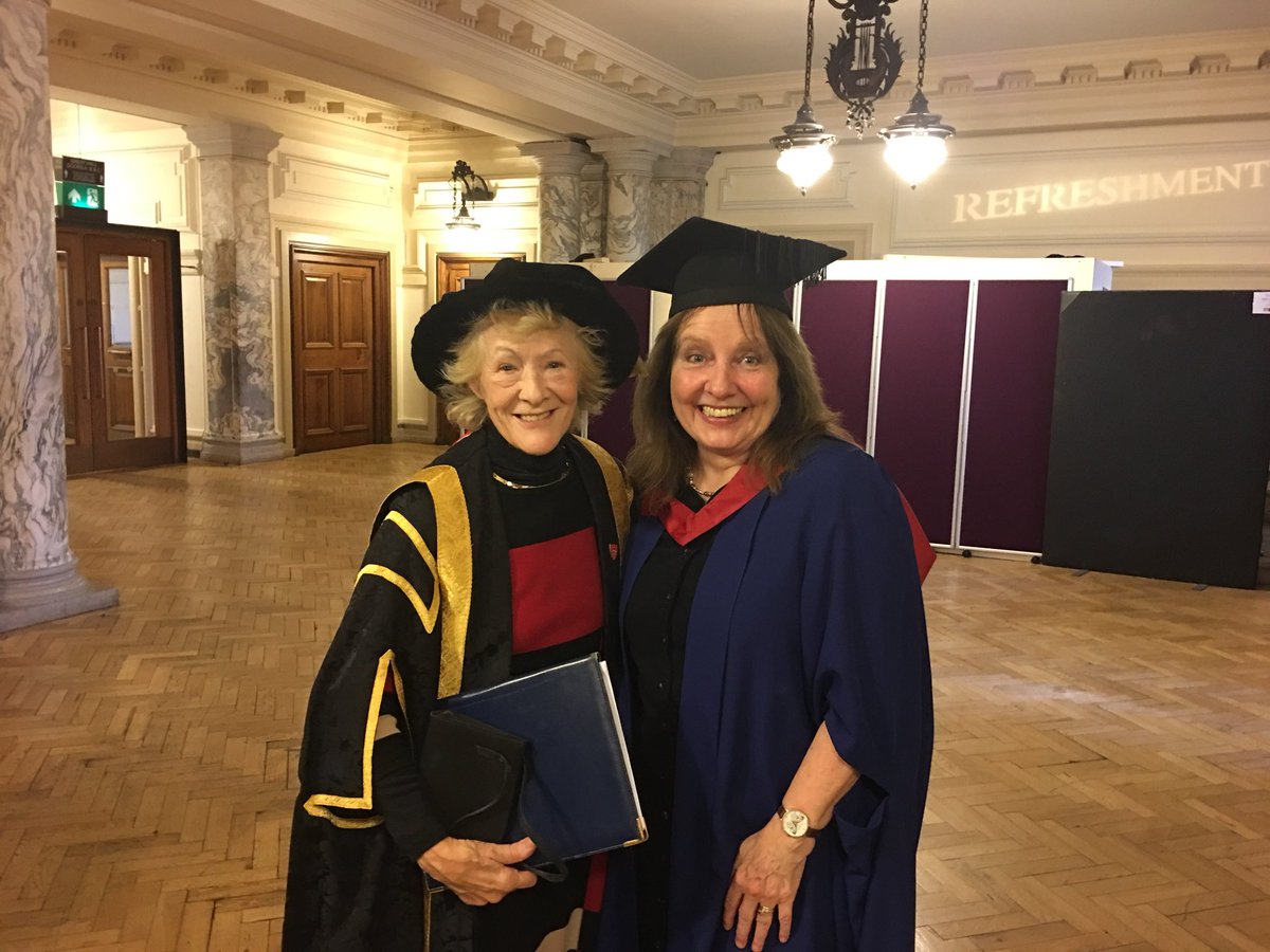 suebaker176's tweet image. #mdxgrad2017 #mdxgrad #proudmum