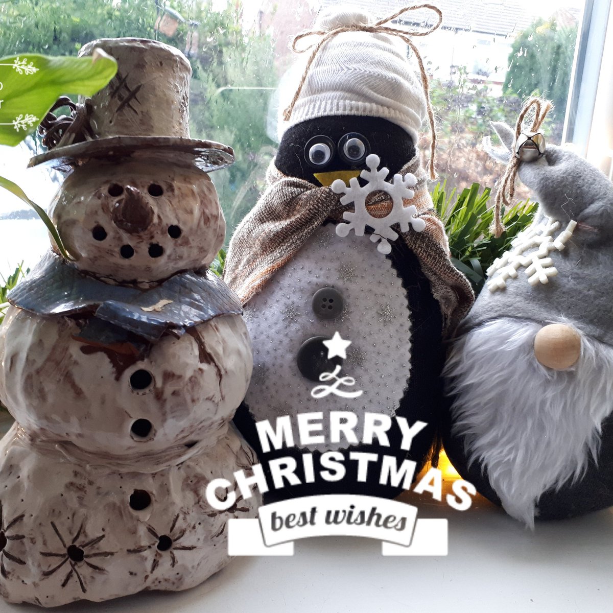 TheBohoCrafter's tweet photo. Love a bit of #christmas #crafting. This trio are from Christmas crafting past... What to make this year? ♡
#penguin #snowman #gnome #craft #festive #xmas #meditation #therapy #bohoho https://t.co/qwOBB26p0z