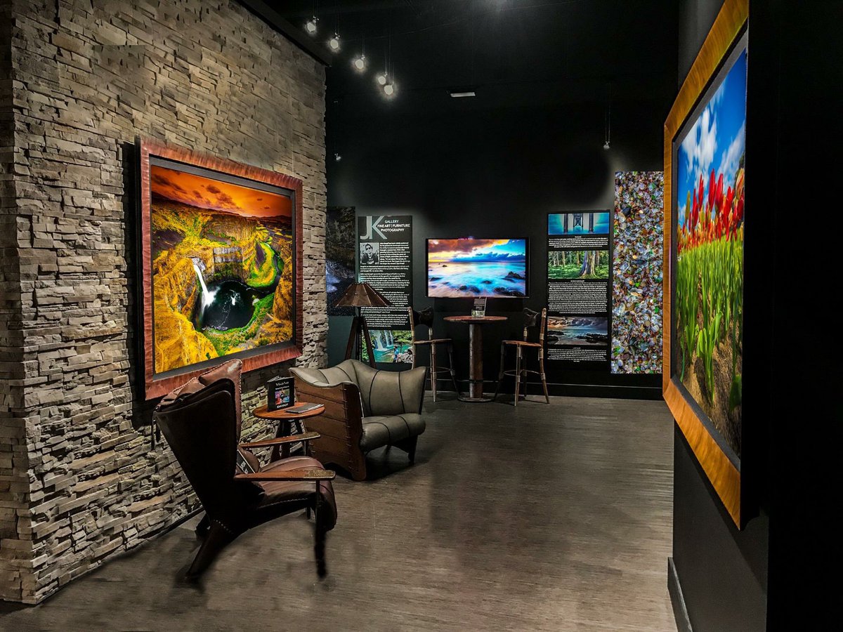 johnknopf's tweet photo. We won the award for best design in a retail space in Minnesota. Huge thanks to Minnesota Shopping Center Association - MSCA for our award! https://t.co/S5R6J8uPYw