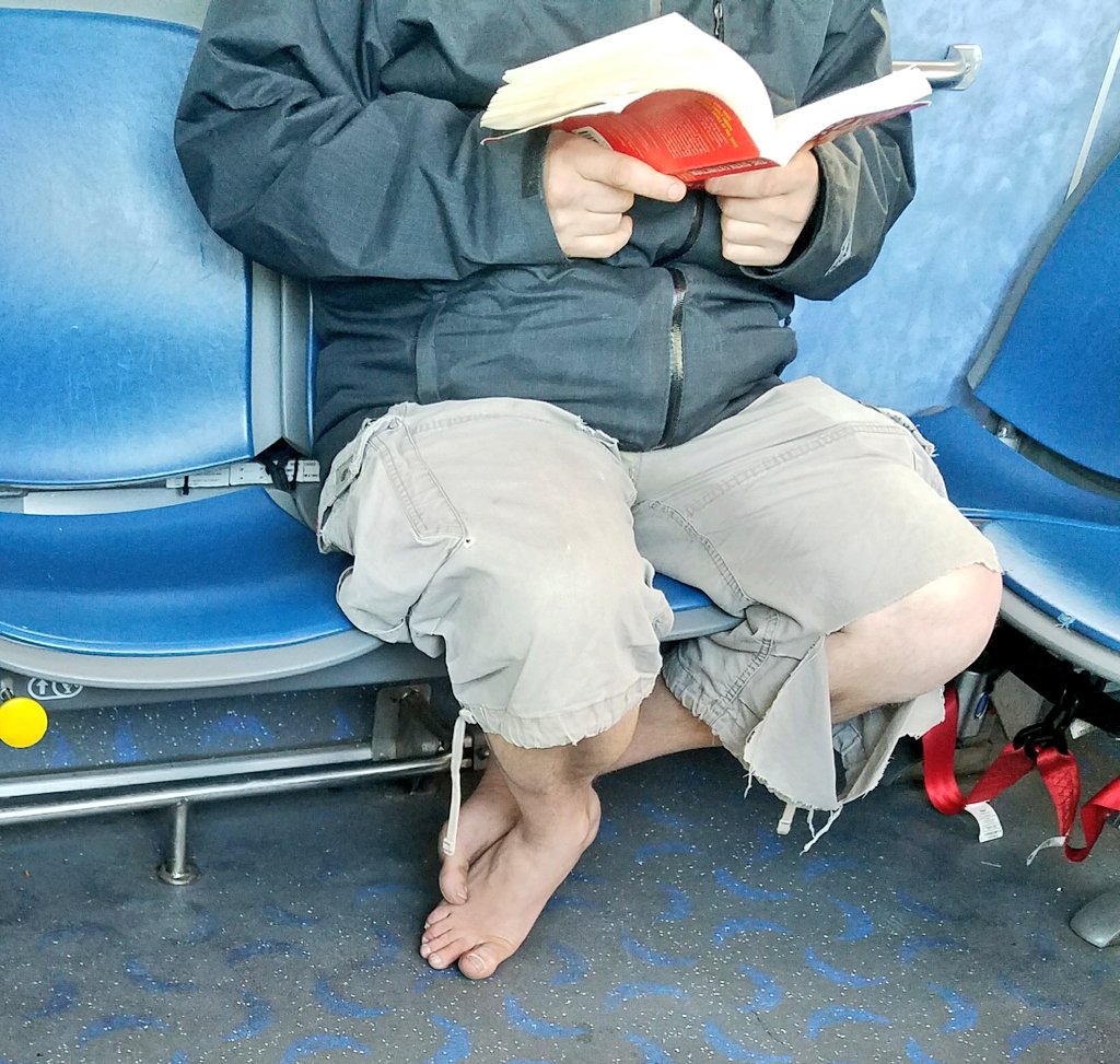 It's officially 40 degrees F here in #PDX AND theses are the morning bus shenanigans.  <a href="/TrimetDiaries/">Trimet Diaries</a> #PortlandAsFuck