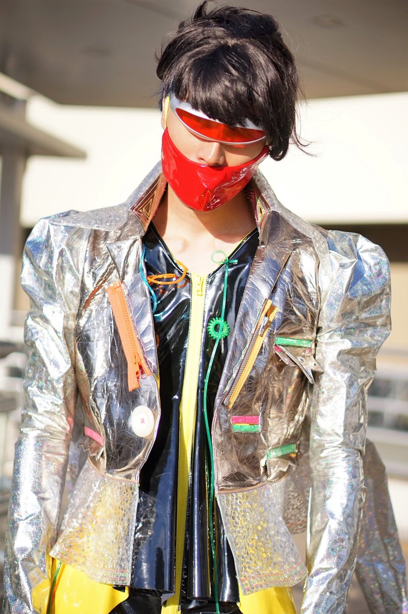 Tenbo Twitterren ティーノくんが現実世界に Tenboの最新近未来ファッションです Model Jyun Katsumata Wear Tenbo Photo Yuka Uemura Tenbo 近未来 ティーノくん サイバーファッション 宇宙人 T Co Guvs6c7nv2