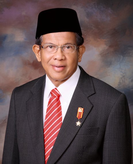Berita duka, telah meninggal dunia dengan tenang Bpk AM Fatwa, mantan Wakil ketua MPR yang juga anggota DPD DKI Jakarta, pada pukul 06.25 WIB di RS MMC, Jakarta. Info kami terima dari Bpk Hanif (Staf AM Fatwa). #RameDiTwitterElshinta