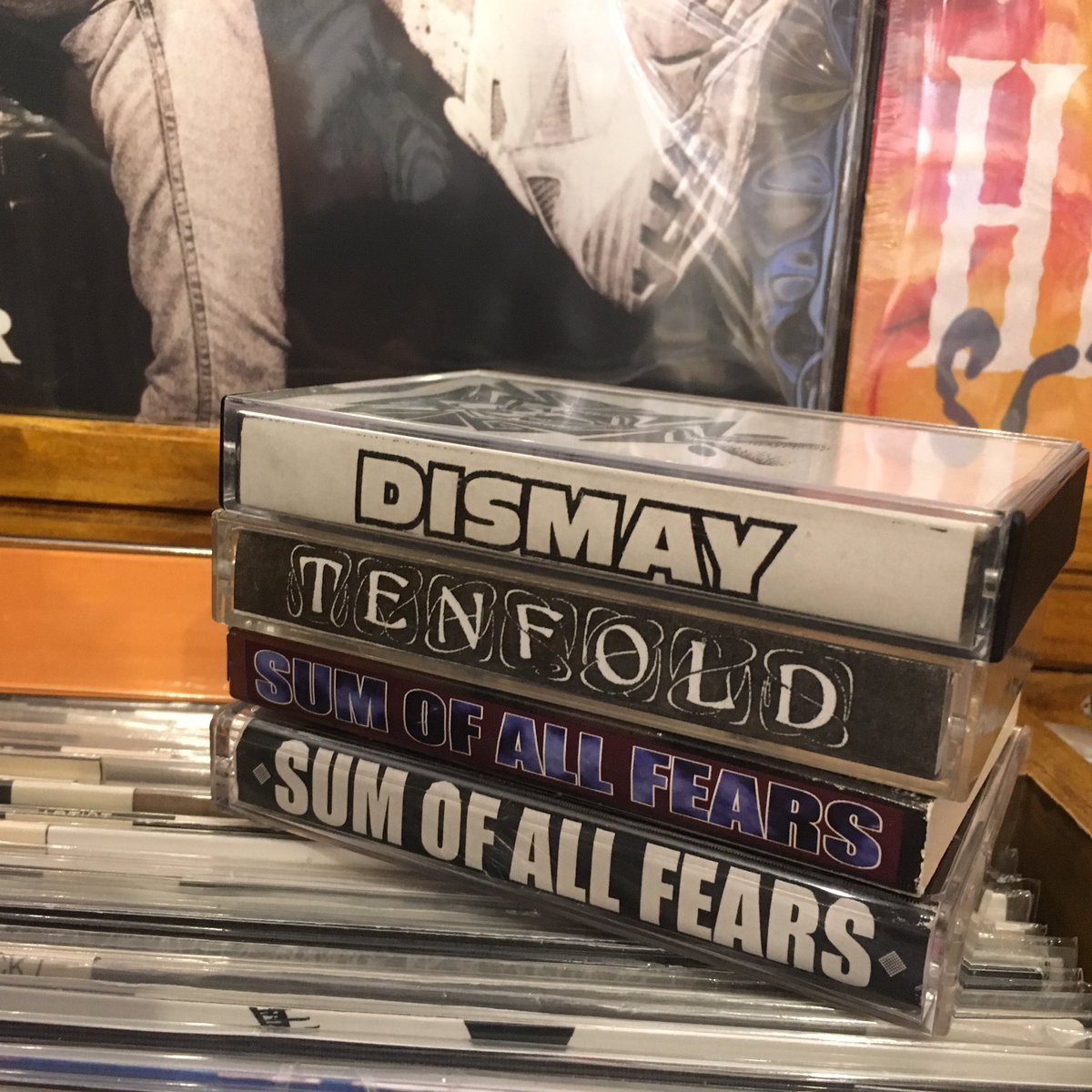 RETRIBUTION178's tweet image. Mood🎧Love 90&apos;s Connecticut hardcore🏺A part of Cassettes📼
昨日たっぷり入荷したCTHCの新作勢📦やはり90年代の東海岸の流れをしっかり吸収した原曲に忠実なサウンドを体現リリース音源達で聞き入っています✅ #90shardcore #cthc #connecticuthardcore #dismay #sumofallfears #tenfold