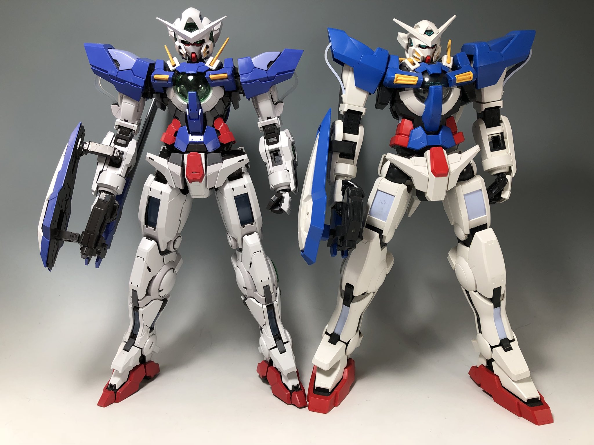 تويتر デンデロ على تويتر Pg ガンダムエクシア 1 60ガンダム エクシア 向かって右 と比較 頭が小さく埋まり気味だった1 60と比べ バランスも良く全体的にも引き締まった体系になり 最早別人レベル 1 60の極端 シンプルさも好きではありますが やっぱりpgは凄い