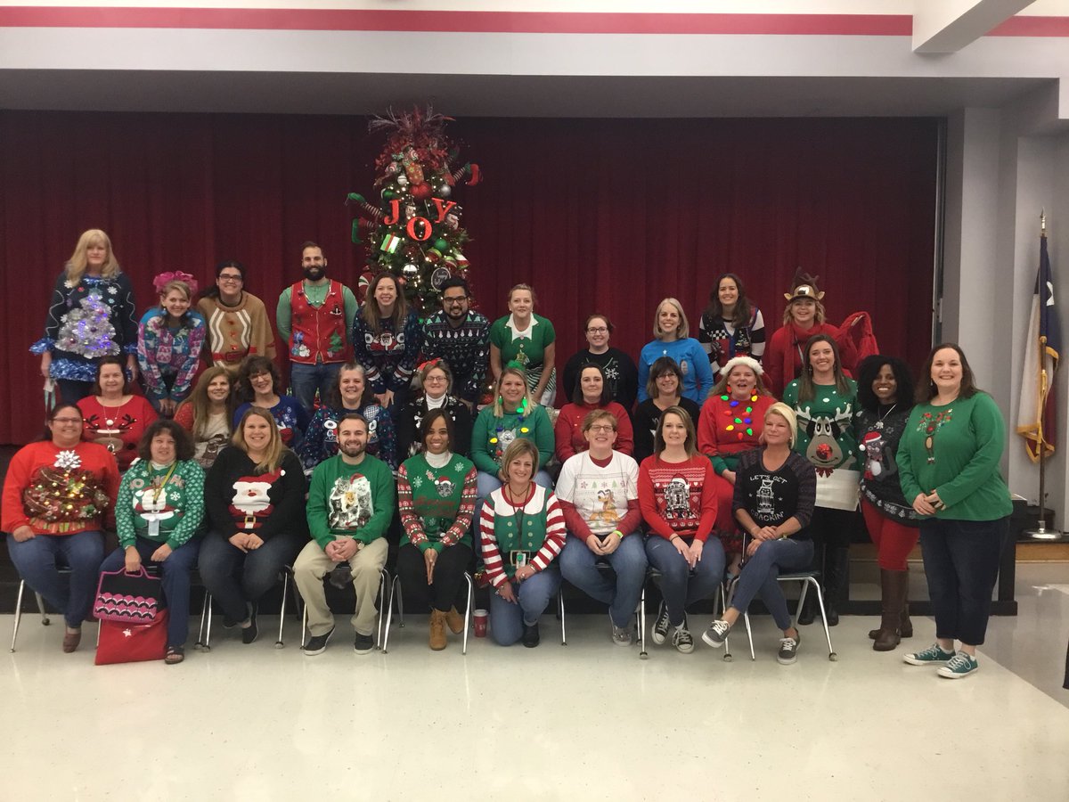 Fossil_Hill's tweet photo. Happy holidays to you #2017Fun https://t.co/OGsFdfrxFM