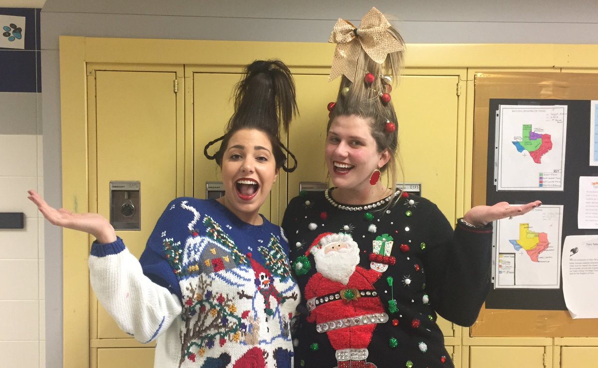 Fossil_Hill's tweet photo. Happy holidays to you #2017Fun https://t.co/OGsFdfrxFM