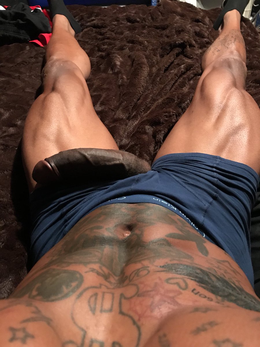 Jason Luv 🎞📽📺 on X: Leg day results with a hint of penis #jasonluv  #wheremyluv'sAt t.comohAFoCcLU  X