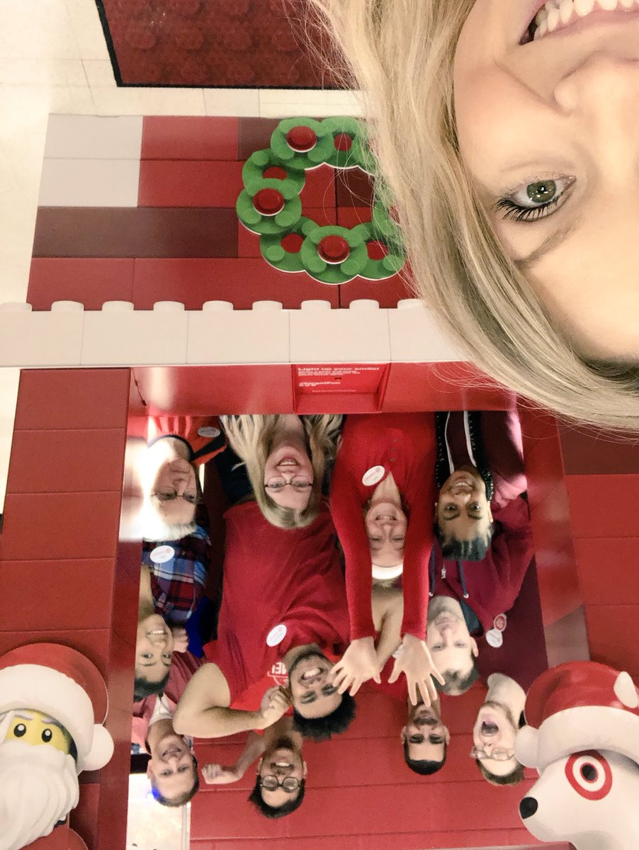 courtthebold's tweet photo. Photo booth vibes🙌🏼 #T1000 #BestTeamEver https://t.co/4Dj1rSlJJM