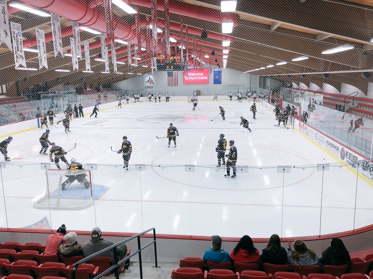 mrchuckkopel's tweet photo. Yea it’s my birthday and yea I’m working, but I work here! #UWRF #HuntArena #PageArena #HomeoftheFalcons https://t.co/dHFSYgs7qS