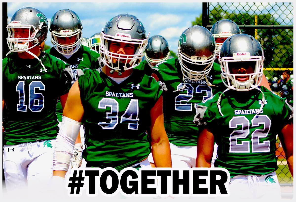 dpfootball's tweet photo. #OneMoreTime #CircleTheChariots #Together #ChipHunters #BigNorth #Seniors #Warriors https://t.co/dsoqUeRBTm