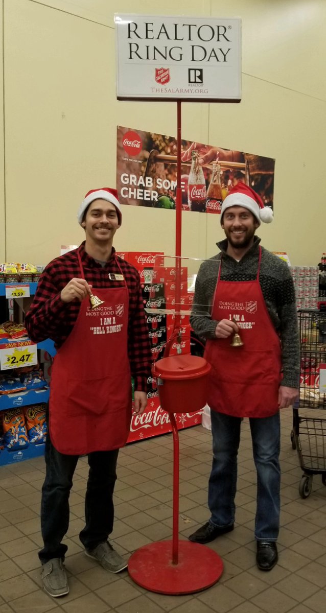 travisskonseng's tweet photo. We are ringing bells for the @FargoSA at Family Fair in Moorhead until 8 p.m. #RealtorRingDay @bhhspremier #FMAAR https://t.co/xTvNBRx1fM