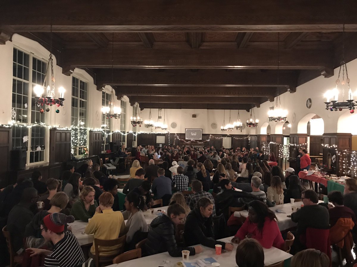 Miss_Parent's tweet photo. Packed house at the @Gps2018 coffee house ☕️🌲🎁 https://t.co/zhBmZIpZbo