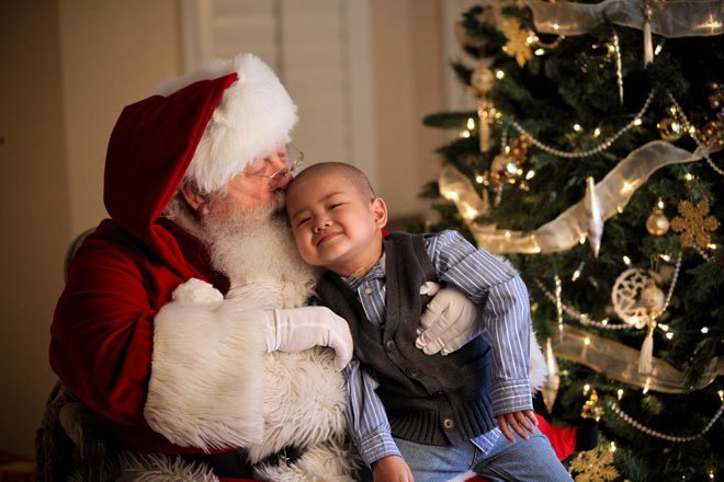 StBaldricks's tweet photo. Happy December 1st! Let's kick off the season of giving by spreading some holiday-themed good deeds.
How are gift exchanges & building a snowman helping fund lifesaving childhood cancer research? We'll tell you how ☃️https://t.co/N20JBQWdYo https://t.co/E0IPvubfvS