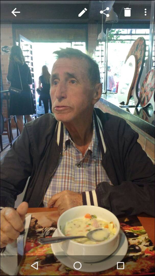 mariafiuni's tweet photo. Buenas noches, este es mi papá Alirio Sanchez, está perdido. Salió de su casa en el pueblo de Baruta a las 2 de la tarde de hoy 01/12/2017 y no aparece. Sufre de episodios de encefalopatía hepática de no tomar los medicamentos se  empeora comunicarse Gerson Sanchez 04140194964 https://t.co/bl3zUXvSoF