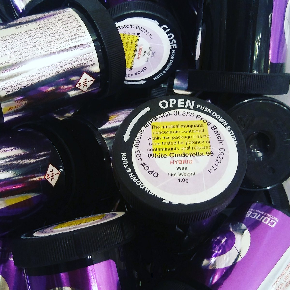 GHLabsDenver's tweet photo. White Cinderella 99
#cocenTRates
Medical Wax oz $420πGeneration Health βΊ
#like #share #wow #craftpanacea #710craft #$75oz #π¨π¨π¨π¨π₯π₯π₯πππ #π #Distillate #Sesh #Tincturebell #π #KeefCola #CannaPunch #π #HighGradeSyrup
#CannibisqueenJerky #1906 #PotPies https://t.co/21vyuTw6tU