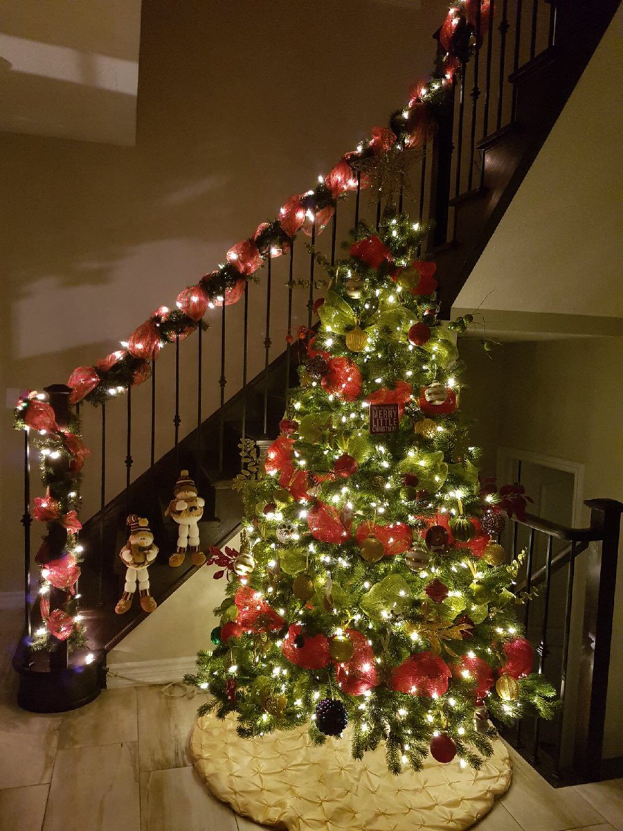 FalonHurlburt's tweet photo. Welcoming December! #feelingfestive #christmasiscoming #tree1 https://t.co/SuFPh2QsJc