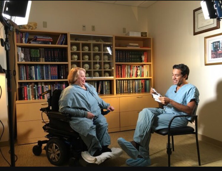 Talal_alfallaj's tweet photo. كارين ماري .م : أصيبت بتشقق العمود الفقري "spina bifida" لم تيأس ولا تستسلم حققت طموحها درست طب وتخصصت في جراحة المخ والأعصاب للاطفال وفِي عام 2005 أصبحت اول طبيبه تقود قسم جراحة المخ والأعصاب في أمريكا. https://t.co/m3RQZHy24y