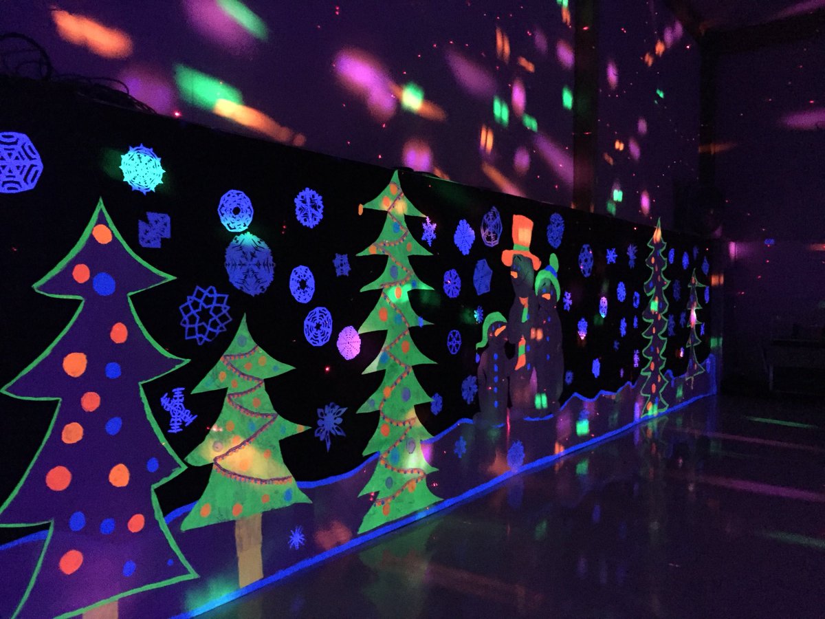 MrDollahite's tweet photo. ASB Black Light Dance is about to start! $5 #wearelakeview #weareorcutt https://t.co/vOjeOg1GtF