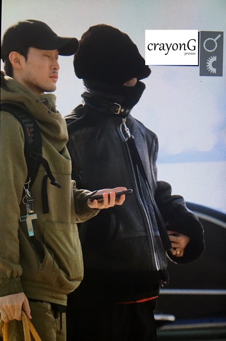 crayonG_cn's tweet photo. #GDRAGON 2017.12.02 인천공항 출국 #권지용 잘 다녀오세요 #crayonG IBGDRGN https://t.co/pDNYedUdWa