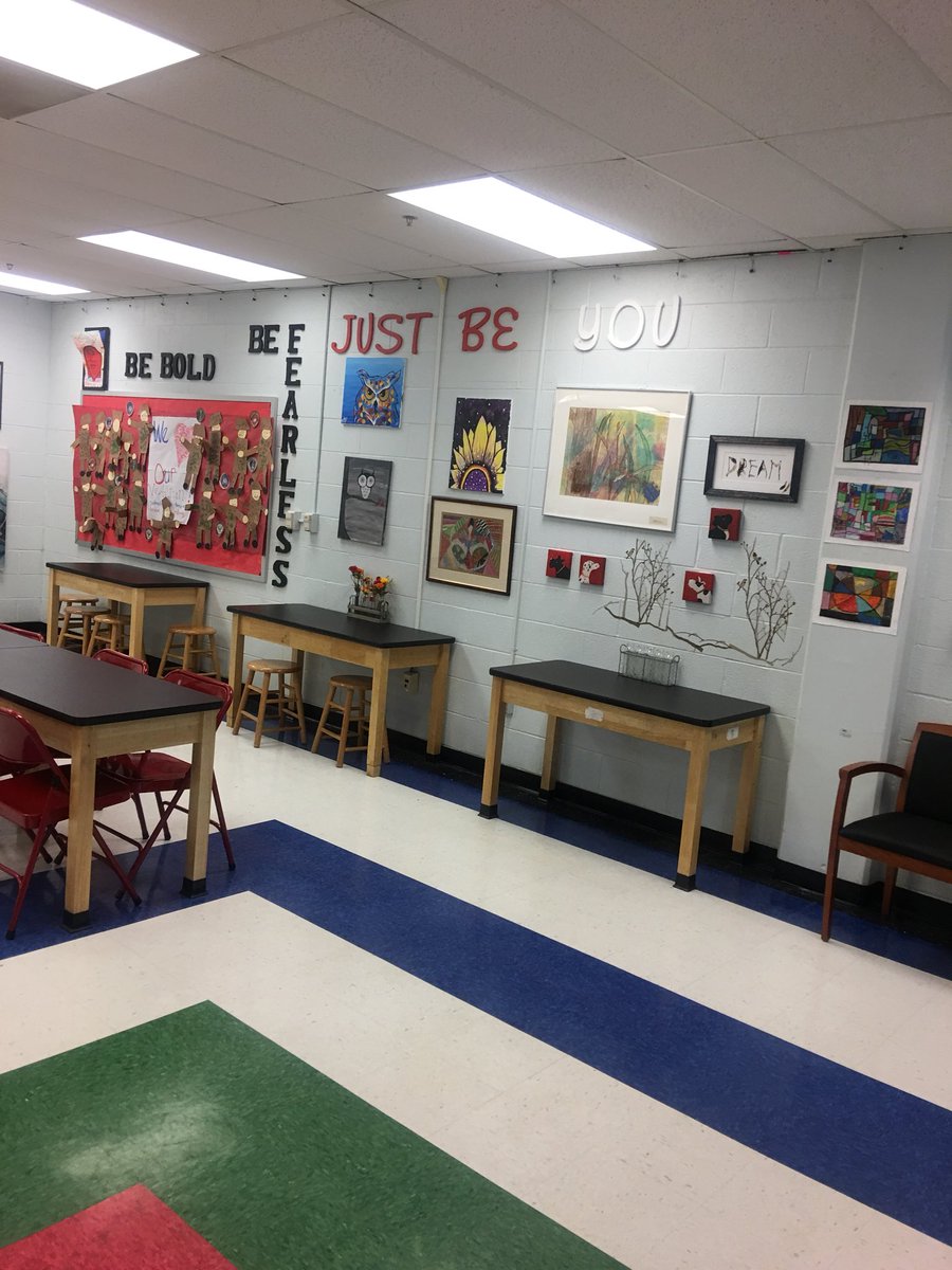 EricaFieldsR1's tweet photo. Checkout Caughman Road’s “Artisan Cafe”...what a great place for collaboration! @RichlandOne @SandyBrossard https://t.co/Y6nsDtsdcW