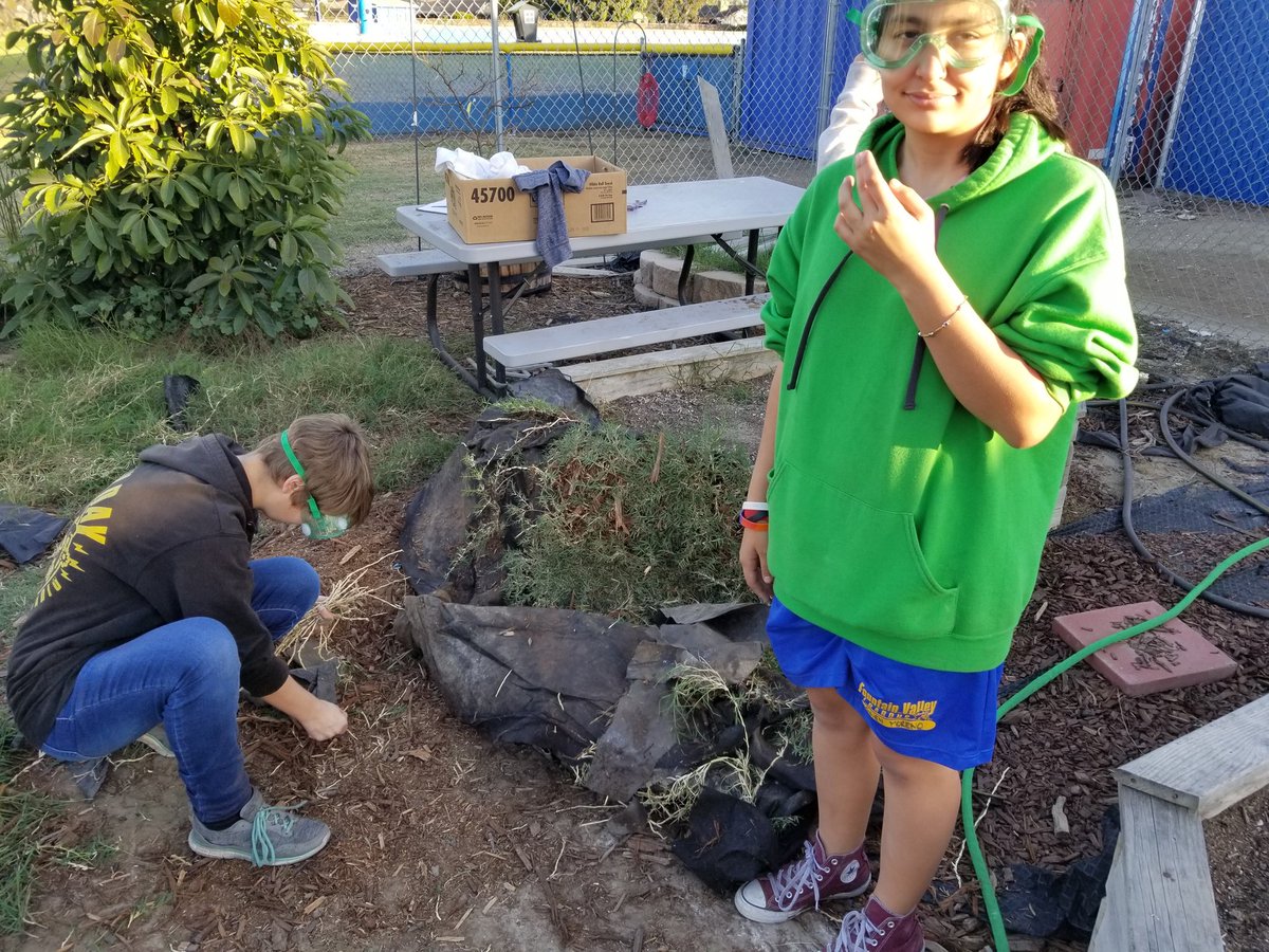 BaronsGarden's tweet photo. Thank you to everyone who came out to the garden today! We got a lot done removing the mulch and weed blocking! 🌱🌱 https://t.co/PwqvGaMiLc