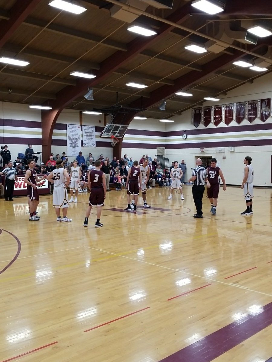Holly50Mark's tweet photo. Let the bball season begin ! #hancockowls https://t.co/dzDF6LXmqG