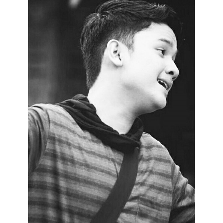 guesekar_'s tweet photo. @bagasrds 
Suka sama bagas karna kalo nyanyi keknya dari hati banget jadi nyampe ke hati yg denger juga, hamble banget orangnya pokonya mah suka sama bagas😅 #Blovers5thAnniversary https://t.co/jzVrNqokzA