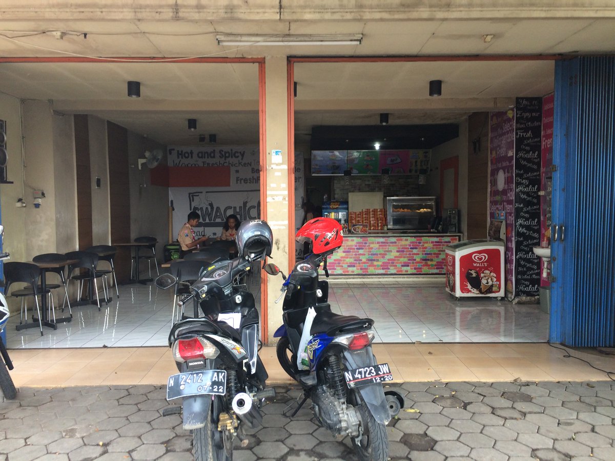 ChickenwingsOne's tweet photo. Setiap saat bisa datang kesini  dengan mengharap kan menu andalannya👌 https://t.co/HfwcnroqmJ