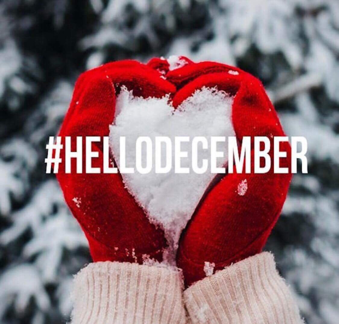 rene_tyler_'s tweet photo. It’s beginning to feel a lot like December 🎄❄️. #newmonth #decembertoremeber #holidayseason #renetyler #whoisrenetyler #renetylerplusize #plussizefashion #winteriscoming #holidayfashion #decemberlooks https://t.co/xAQHortTsY