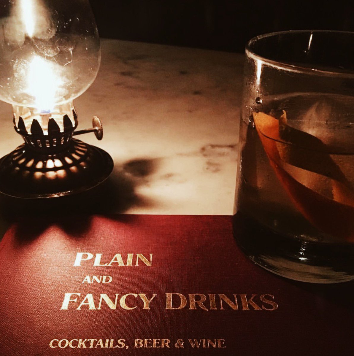 pourhouse_van's tweet photo. Dark December is upon us ~ settle in with a Mezcal Old Fashioned.
#PourhouseVancouver | #Plainandfancy in #Gastown.
|๐ท: @lish_a_11 on IG https://t.co/bjuc8Xbfnc