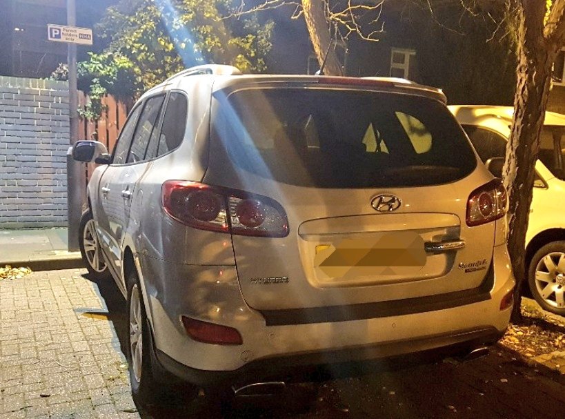 LambethMPS's tweet photo. Stolen vehicle found with ANPR equipment. Looks to have been parked in a residents bay for a long time. Feel free to contact us about suspicious vehicles - help us to find more.
#YourCallsMatter
#ResponseB https://t.co/wx732DrM3q