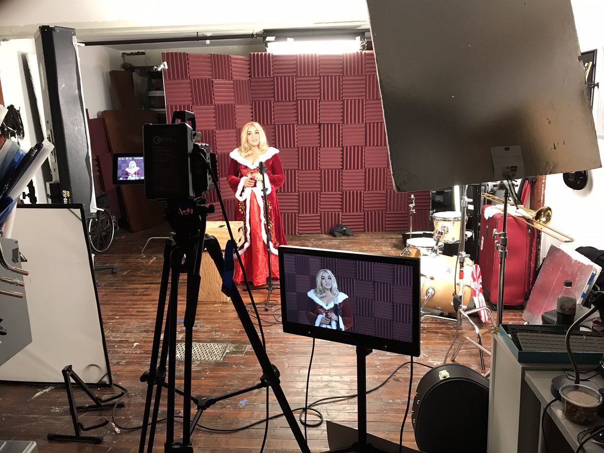 On the set <a href="/tatianaowens/">TaTi</a> with <a href="/TheKeyofAwesome/">The Key of Awesome</a>  #singer #songwriter #nyc #comedy s/o <a href="/JuanoCreary/">juano creary</a>