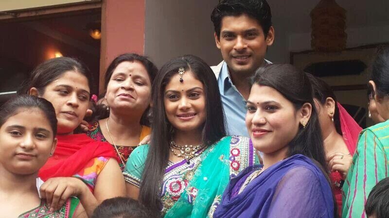 Advance happy birthday to balika vadhu and dil se dil tak serial actor siddharth shukla 