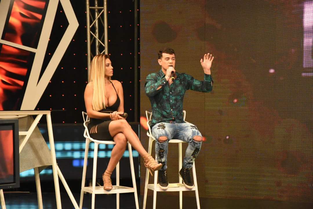 CombatePy's tweet photo. .@NicoNeumann17 sobre su rival en al #MOGranFinal "Rodrigo es un terrible competidor, uno de los mejores, pero muy desconcentrado, solo ese es su problema, físicamente está muy bien, le falta seguridad"💣💥 ¿Estás de acuerdo?🤔 https://t.co/PNhqnFxmA2